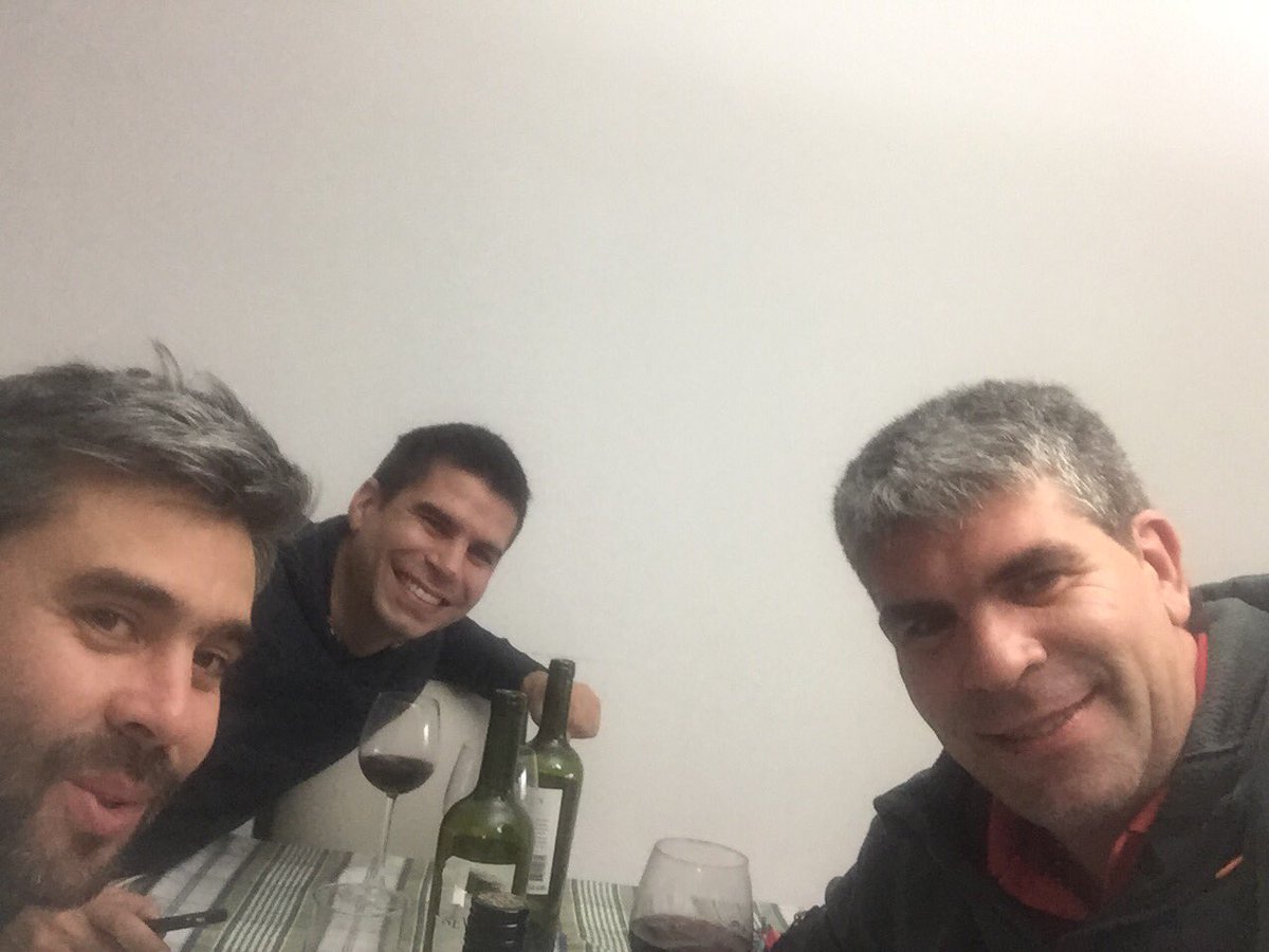 chacamontero's tweet photo. Qué lindo día jajajajaj feliz día del padre para todos mis amigos !!!! Esto son @marianomont3 y @MonteroFederico https://t.co/drYwnceGB5