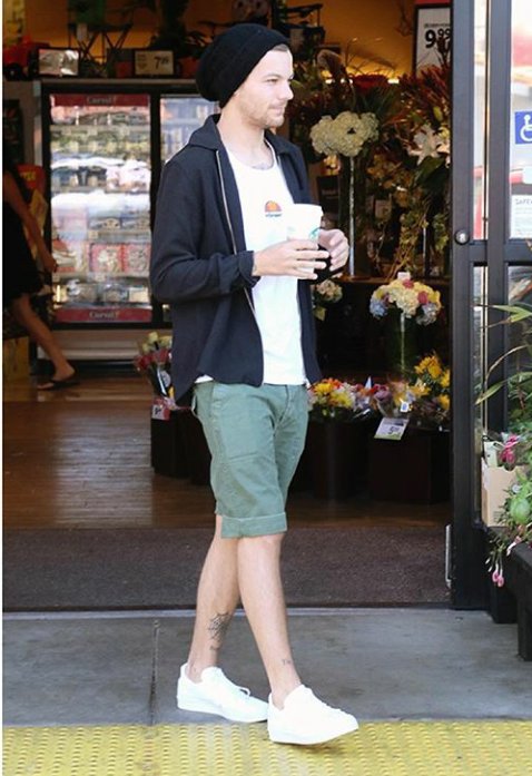 AllAbout1DItaly's tweet photo. Louis out in LA with baby Freddie and Oli (19-6-2016)-S. https://t.co/q7mAD9CFen