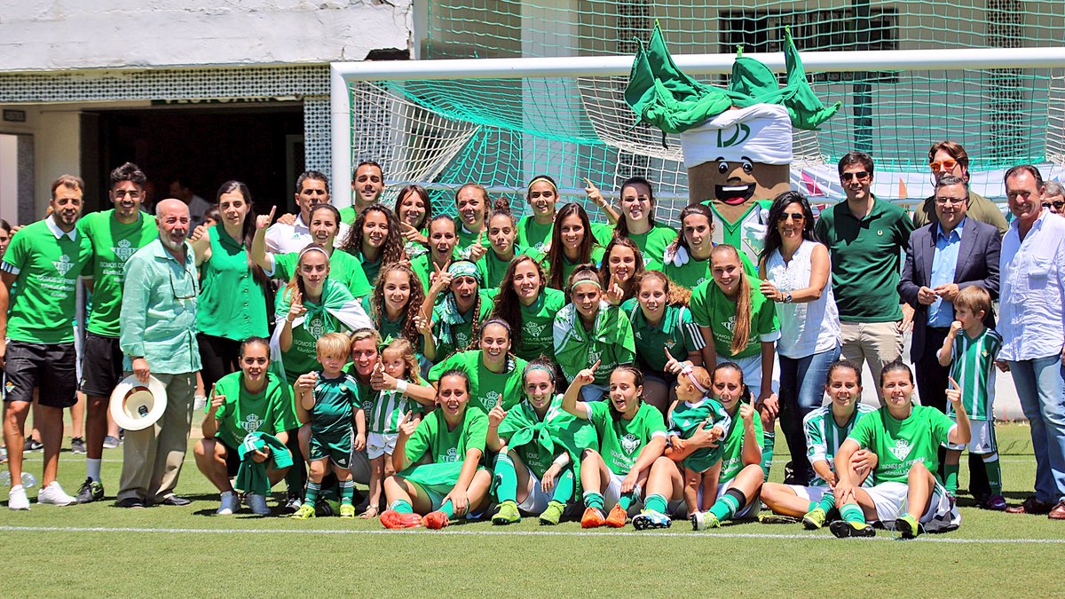 RealBetisFem's tweet photo. 📝 El #RBBFéminas asciende a Primera División. #SoloHechos #FutFem 

https://t.co/nhXJz3Mkdd https://t.co/EBqbS6IKSc