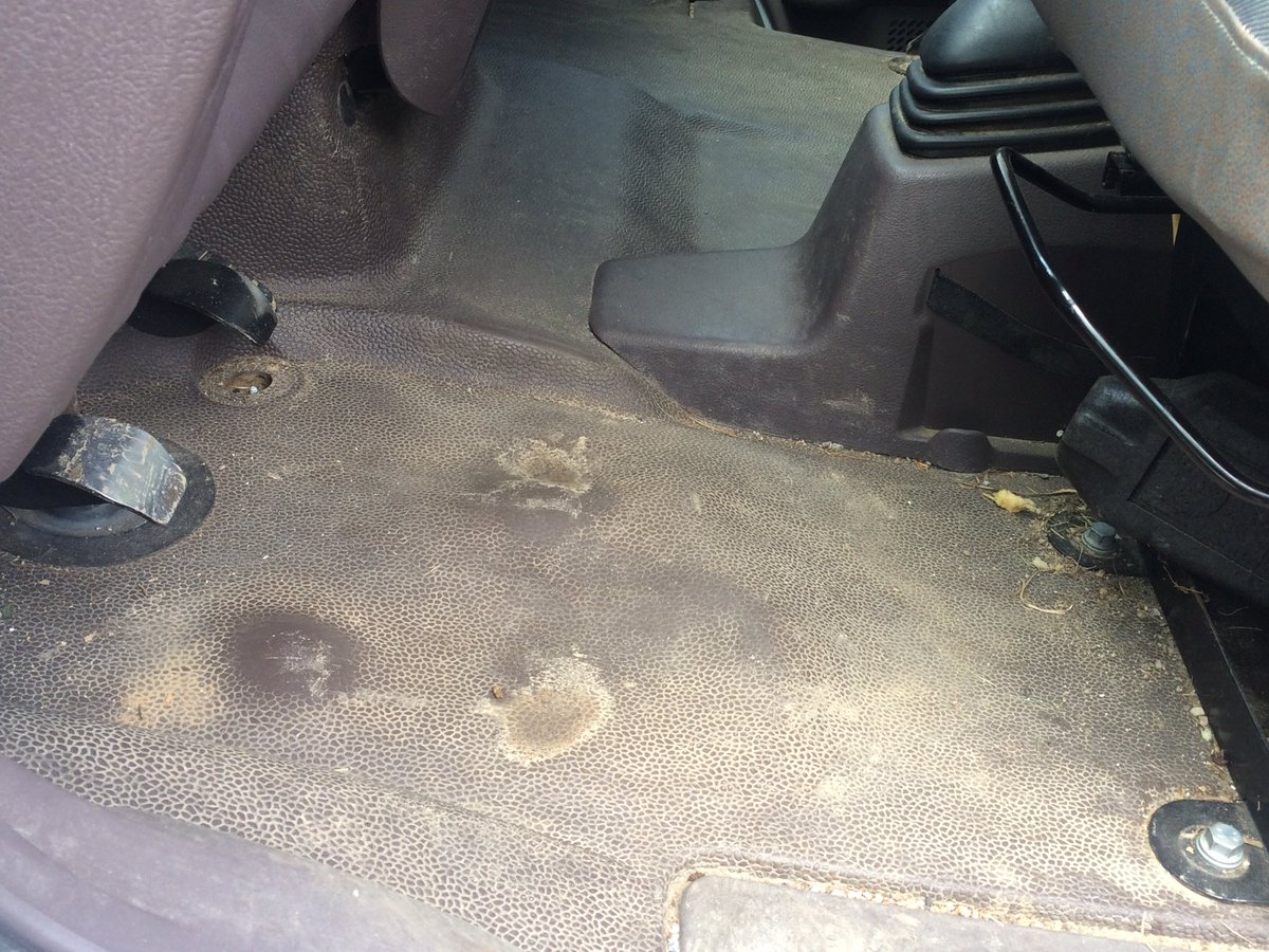 ValetingAuto's tweet image. Hello Twitter Nouveau dans le 29 (France) #valeting #detailing #cars #auto #nettoyageauto #nettoyage #Finistere #29