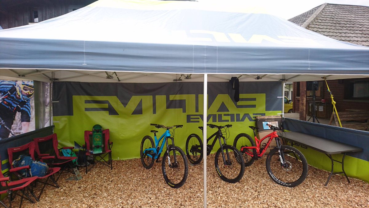 STOLEN BIKES at <a href="/Crankworx/">Crankworx</a> Les Gets! Please RT to help <a href="/Evil_Bikes/">Evil Bikes</a> get their rides back: facebook.com/EvilBikes/post…