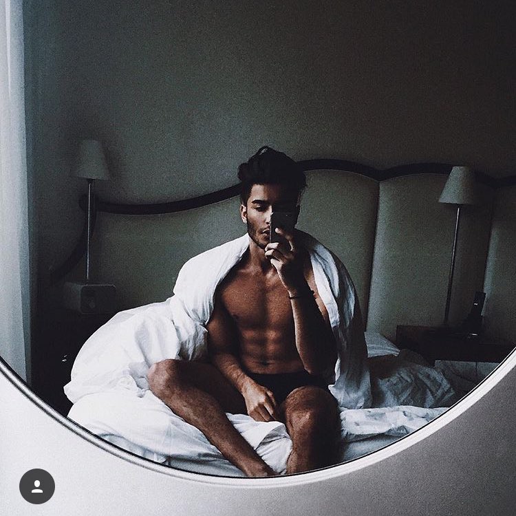 AmandumStellam's tweet photo. #CassiusBulstrode #SeductiveSunday https://t.co/vbp5degaOe