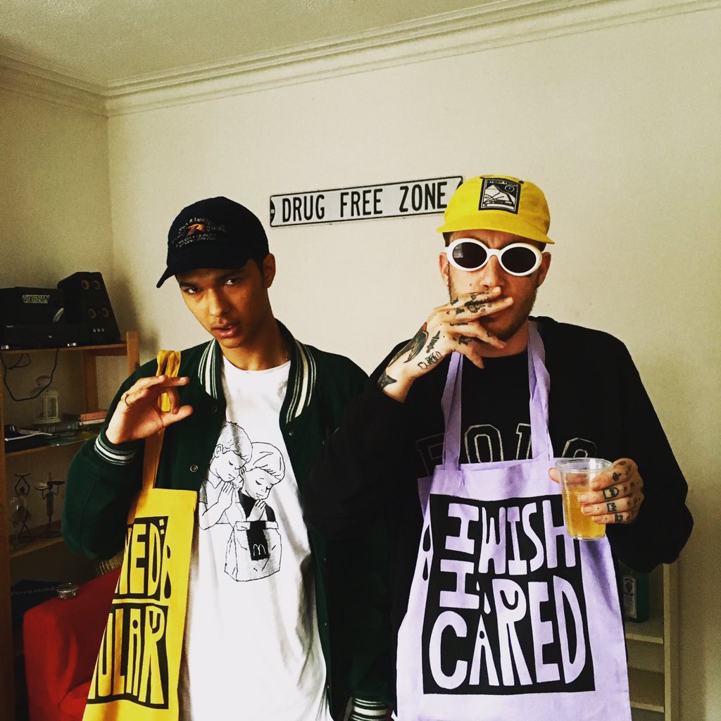 doomedjayden's tweet photo. LIMITED GRAFFTRAPPIN DรรM X STEAZ TOTE BAGS https://t.co/W2x6TQ6TgV @JackJetson @doomedregular #2020 #DOOMEDREGULAR https://t.co/njyd7lSYS5