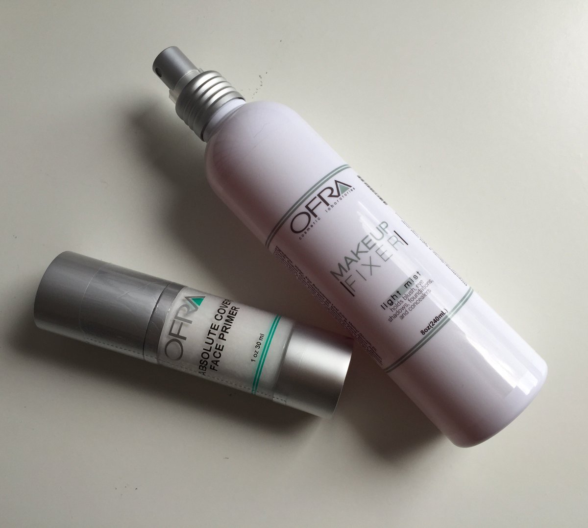 Your_Vanity's tweet photo. #Makeupfixer & #AbsoluteCoverFacePrimer från @OFRACosmetics must-have produkter för en perfekt makeup i sommar!! 🙌😍💕 https://t.co/8N8a95IhKC