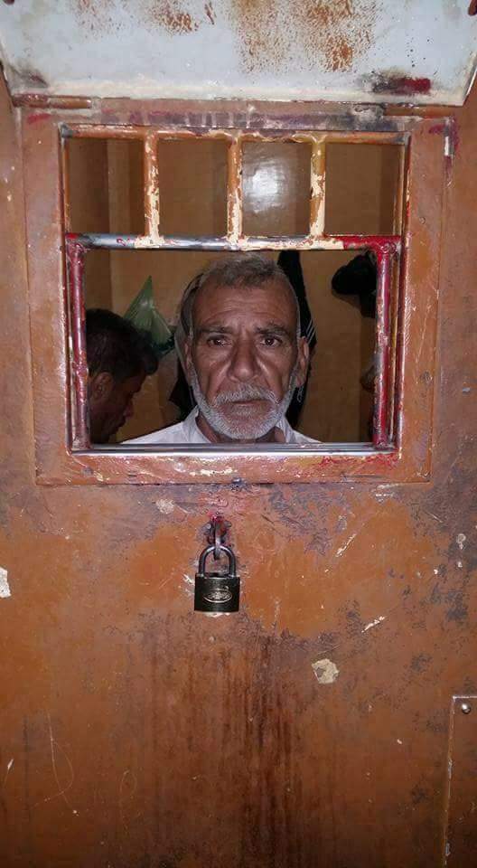 هذا الجرو نافع شياع الجميلي أحد شيوخ الفلوجه الذين بايعو داعش تم الدعس عليه