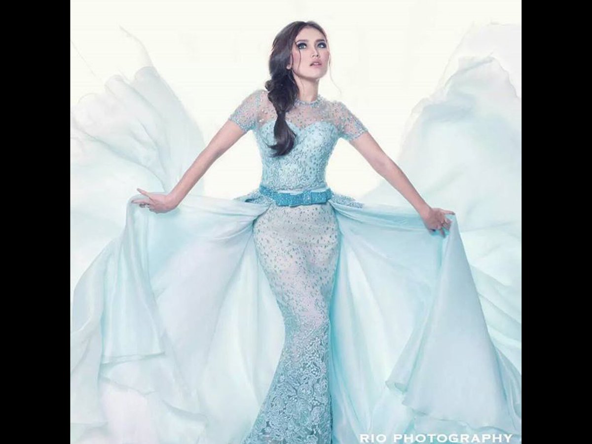 ayu_kathy's tweet photo. Happy Birthday @aytingnew92 🎂 semoga panjang umur sehat selalu, selalu sukses dan bahagia selalu 🙏🙏😘❤️💐🎁🎊🎉🎊🎉🌹🌹🌹🌹🌹 https://t.co/8KRle0SkqF