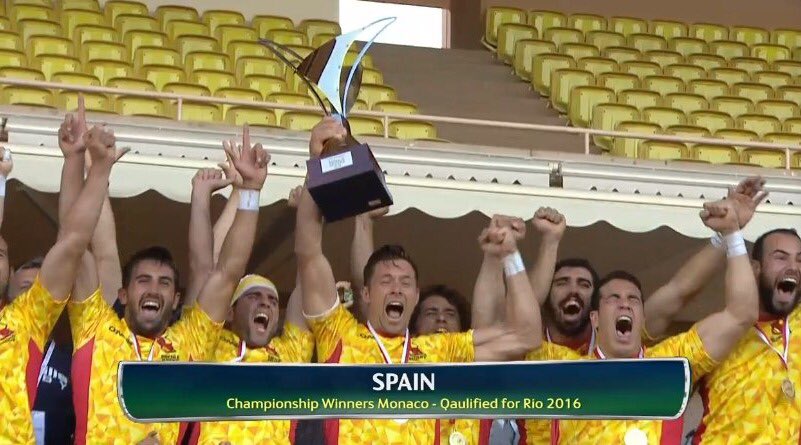 Tonicanto1's tweet photo. España clasificada para Río tras ganar el torneo clasificatorio de rugby a 7   ¡Felicidades! 😊✌️ https://t.co/LSMVVoVnWz