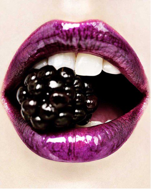 SarahsfrSarah's tweet photo. Image via We Heart It https://t.co/awaC8fc4mL #berry #bite #goahead #juicy #lips https://t.co/awaC8fc4mL https://t.co/C8sptTM6eY