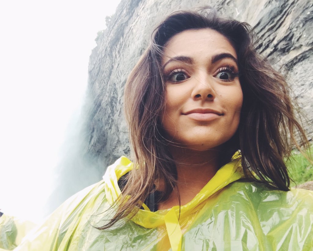BethanyMota's tweet photo. Yesterday was pretty.. 🌊💫 https://t.co/9wVrexmpx5