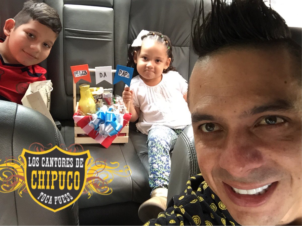 koronelchipuco's tweet photo. DIOS GRACIAS POR PERMITIRME SER PADRE TRATO DE SER EL MEJOR EJEMPLO PARA ELLOS LOS AMO SANTI SOFÍA @cantoreschipuco https://t.co/GyMLd0Y9xi