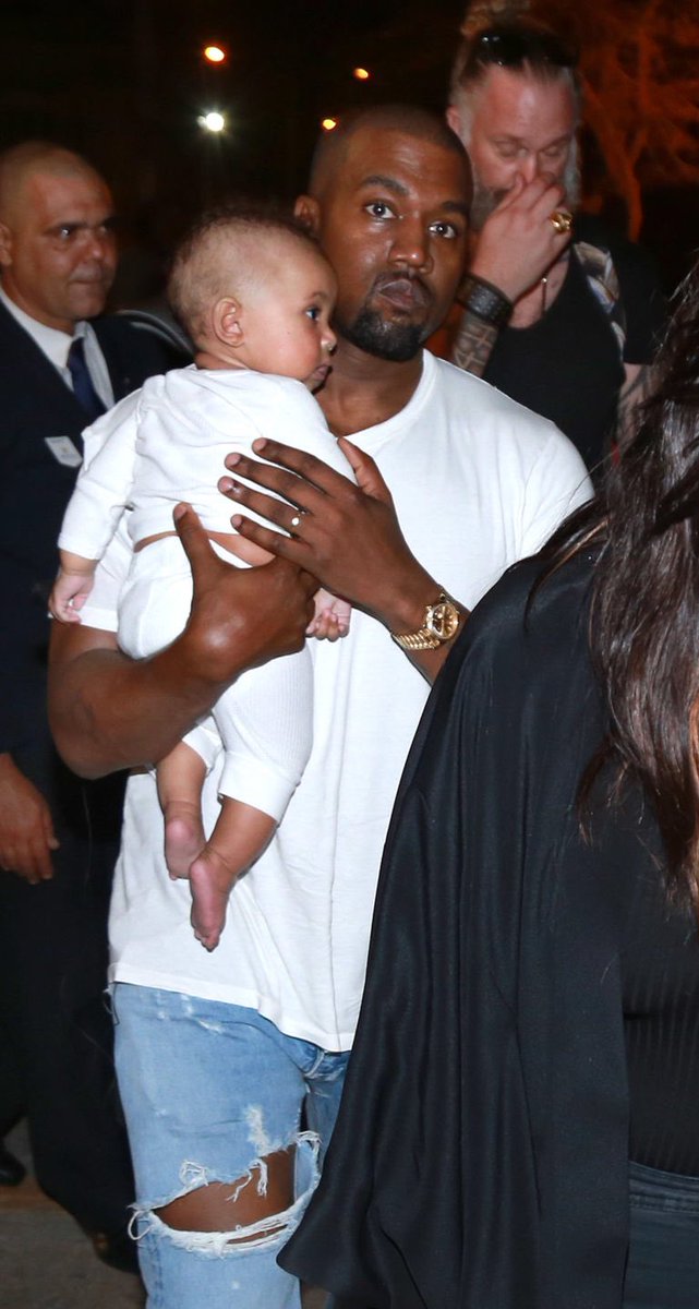 YeezyFamily's tweet photo. Happy #FathersDay @kanyewest https://t.co/tozpQzuOdz