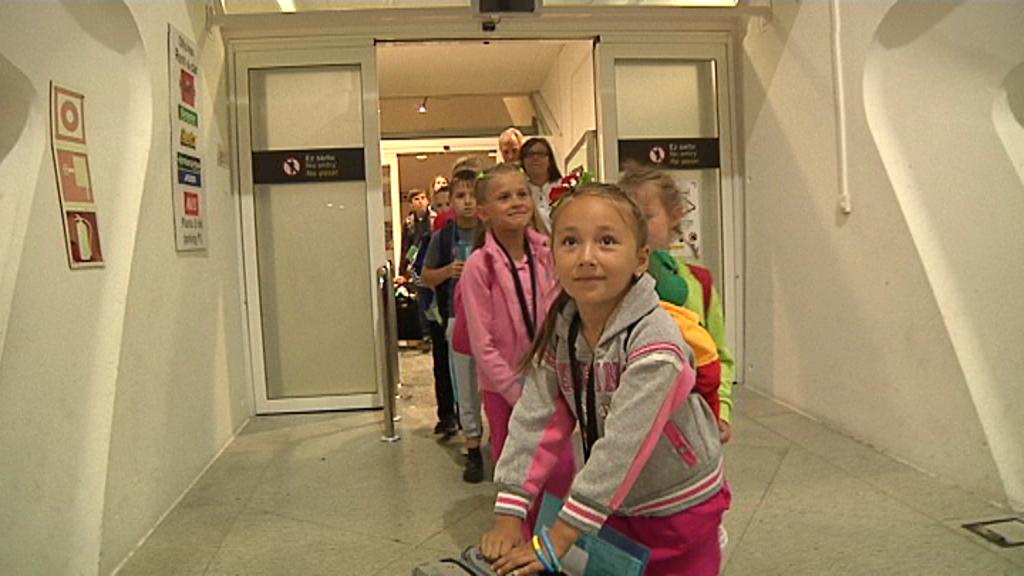 orainnoticias's tweet photo. VIDEO: 64 niños de Chernóbil han llegado a Euskal Herria para pasar el verano https://t.co/WUEa3mcTI8 https://t.co/h279G5eD8i