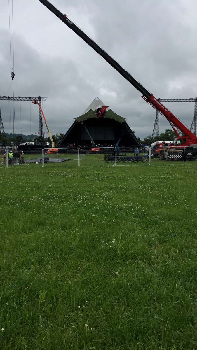 samvincent10's tweet photo. Looks like @GlastoFest is nearly there!!! 🎉🎉 #Glastonbury #Glasto2016 https://t.co/g7Llqhbhhv