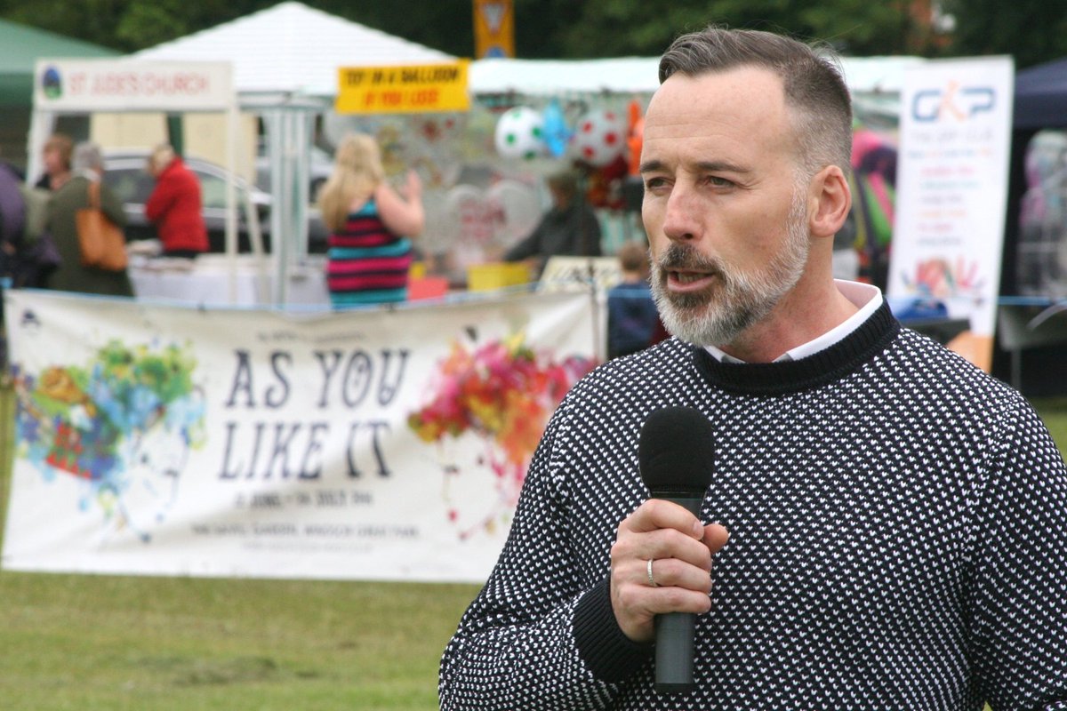 _WatchYourHead_'s tweet photo. Opening of The Englefield Village Green Fair #AsYouLikeIt OPENS 22nd JUNE 7.00pm. https://t.co/AvW5iZIy4b