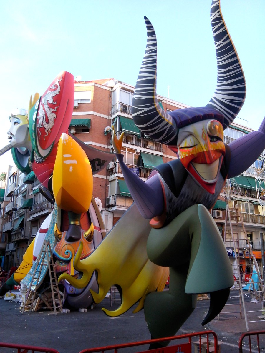 La Hoguera Carolinas Altas continúa su plantà <a href="/HogueraCAltas/">H. Carolinas Altas</a> #Hogueras #Fogueres