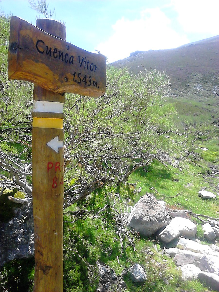 1976agus's tweet photo. Jornada espectacular de #GlaciaresCampurrianos por la Sierra de Híjar. Gracias a Bárbara y Dani de @pangeaproyectos https://t.co/KJqztwFLLc