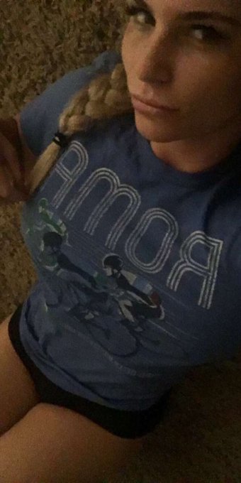 Soo I need to go to the gym; but I feel comfy on the floor... New mattress is not my friend😒.. Sleepy<a href="/tag/fuckyocouch"class="tags"><span>#fuckyocouch</span></a>