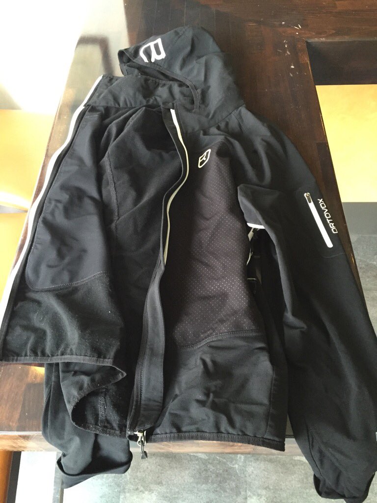 Hi #accde16 participants, if this is your Jacket, please contact Rückersbach, so that they can send it to you