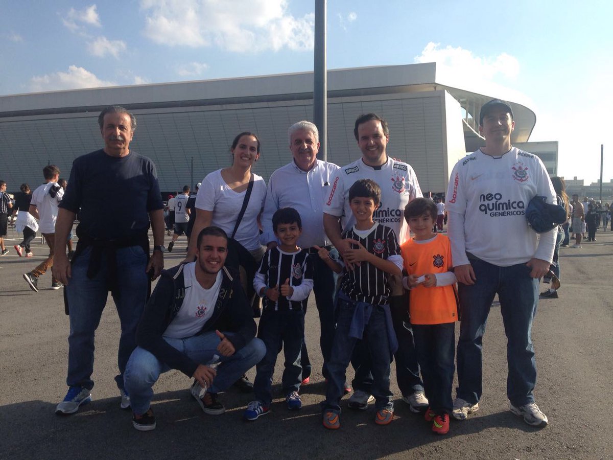 Três gerações da família Zidan estão na @A_Corinthians pela primeira vez. Sejam bem-vindos! #VaiCorinthians