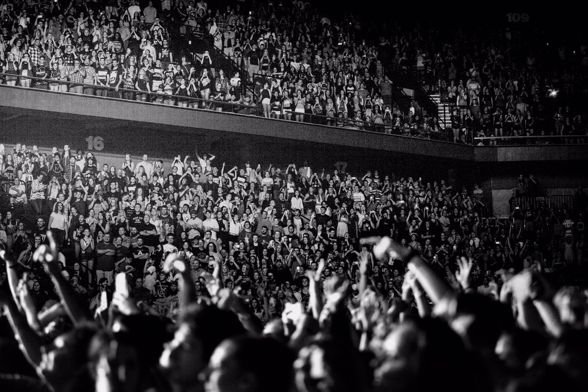 twentyonepilots's tweet photo. SHØWthirteen, mohegan sun • #ERS2016 https://t.co/tmEYlPLenB