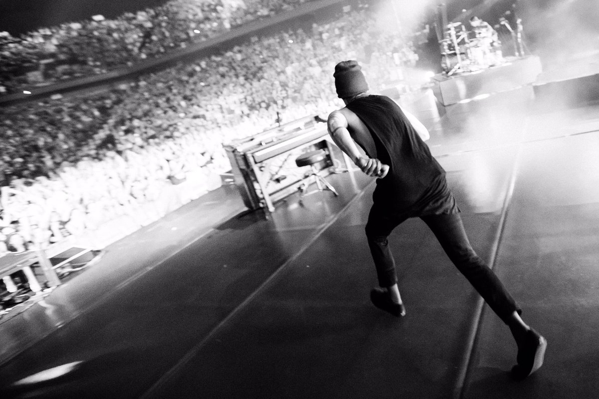 twentyonepilots's tweet photo. SHØWthirteen, mohegan sun • #ERS2016 https://t.co/tmEYlPLenB