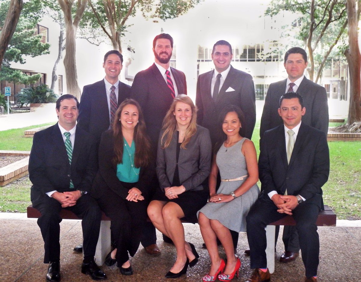 austsociety's tweet photo. 🎓 #301-309 venturing to the 🌎 of gen surg, trauma, & plastics! #surgerystrong @surgery_uthscsa @AmCollSurgeons https://t.co/qctFcNZlnx