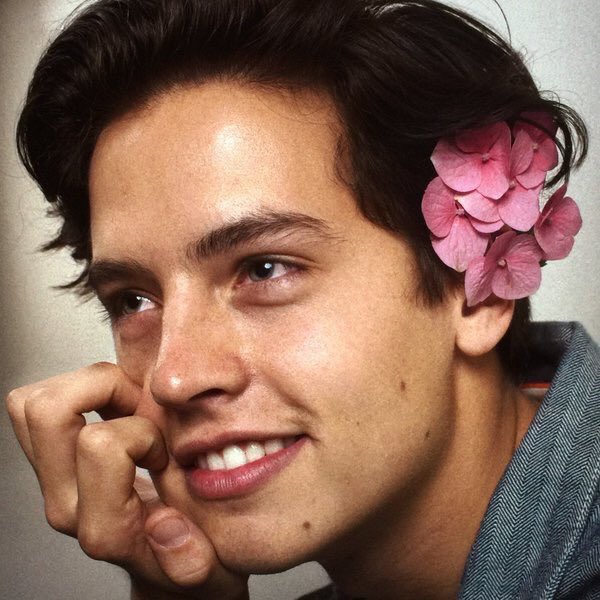 officialcutebae's tweet photo. I am in tears. Cole Sprouse was literally crafted by the hands of God himself, we don't deserve him. https://t.co/RrTg644E8L