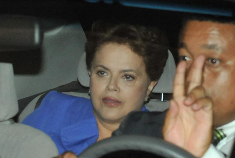 o_antagonista's tweet photo. Dilma vai escrever para Moro
https://t.co/MgfExWF4Eo https://t.co/s3hROv0MIZ