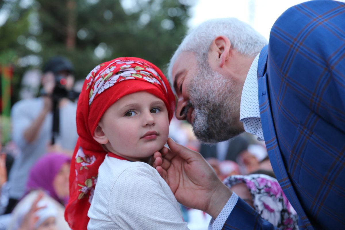 enveryilmazordu's tweet photo. Büyük küçük herkesle kucaklaştık. Muhabbet ettik. Ramazan'ın bereketini, coşkusunu hep birlikte paylaştık. #Alankent https://t.co/pyUHDY91fv