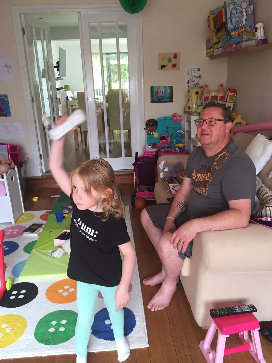 StephanieRobbin's tweet photo. Playing wii bowling with daddy #lovestowin @Miss_Picton @mprobbins40 https://t.co/26ZpProVjH