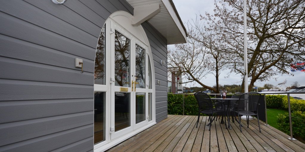 Riverside views: Brundall Boathouse, #Norfollk is on offer in July - save £100! goo.gl/5VTgaW