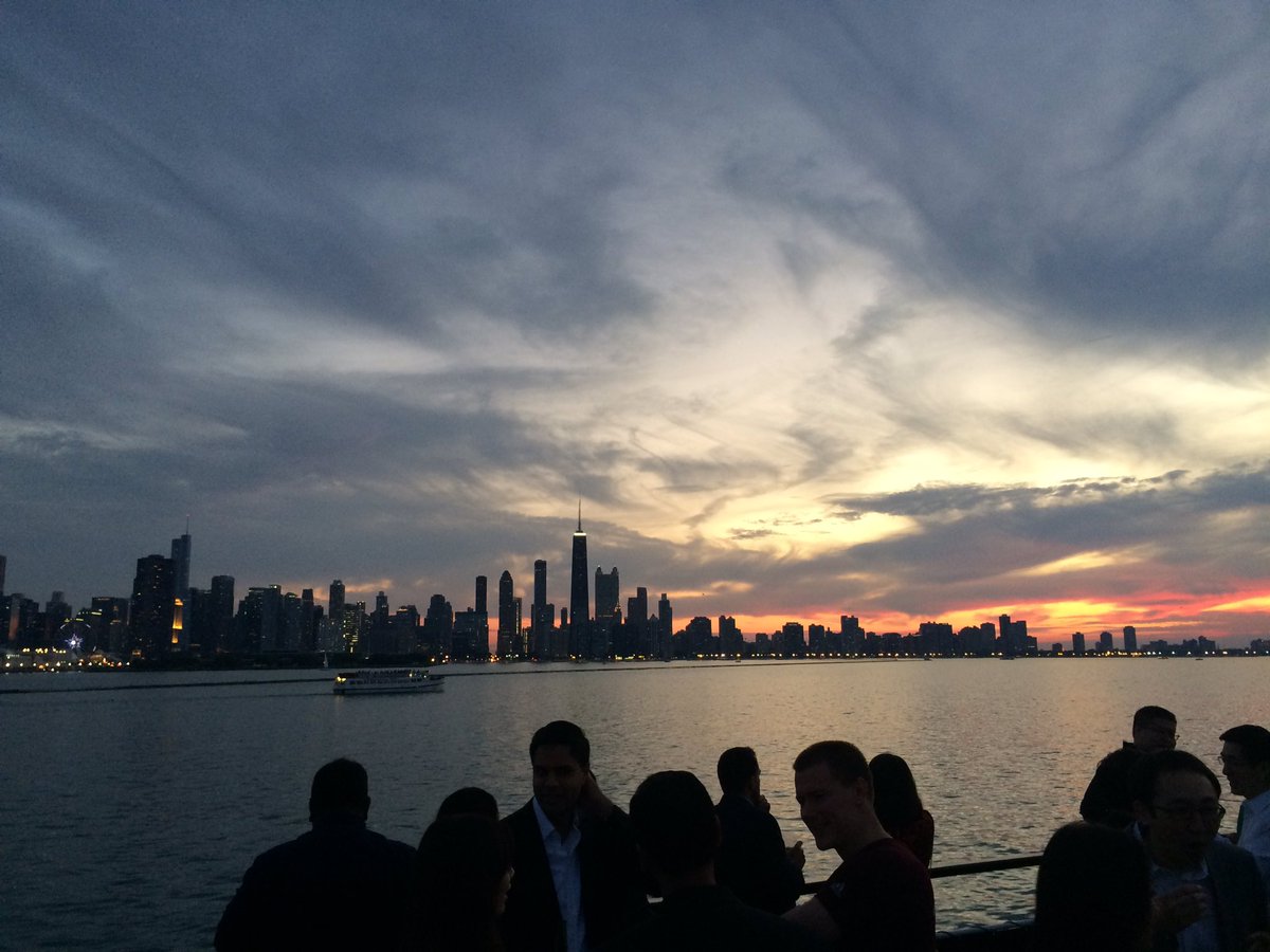 SaleemKh's tweet photo. #BoothKickOff #NavyPier #ChicagoBooth #ChicagoBoothEXP23 #Chicago @BoothExecMBA https://t.co/U6vvwh7gYT