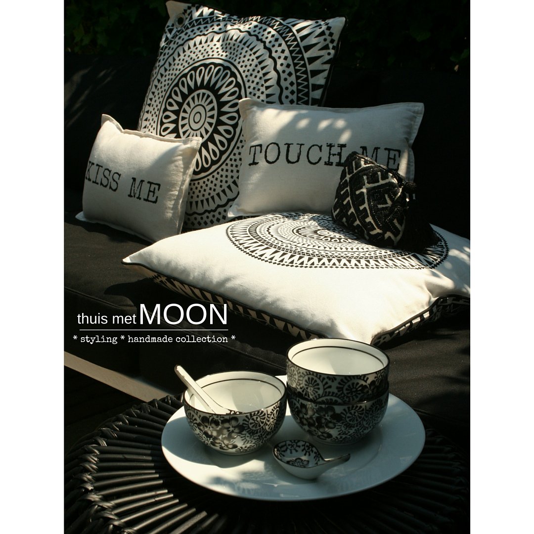 thuismetmoon's tweet photo. styling &amp; fotoshoot thuis met Moon zwart wit terras https://t.co/yE1yOtKJ2K