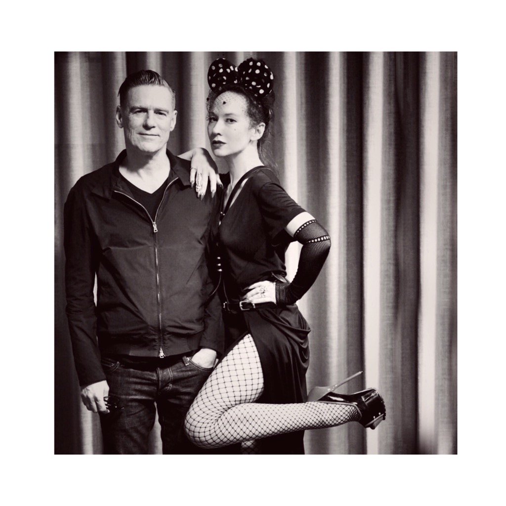 Zulphiya's tweet photo. Get Up &amp; see @bryanadams #Exposed @fotografiska &amp; watch me flash my fishnet clad thigh at the artist. 📸@JanBroman https://t.co/xCQTaIRJF6