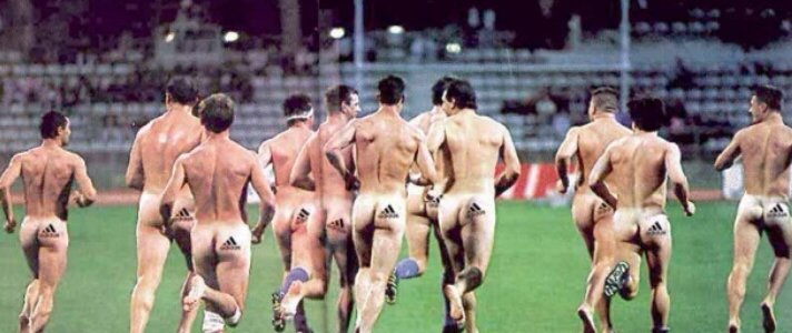 Angana80's tweet photo. Gros problème de textile chez les #sui nous attendons avec impatience la fin du match 😉 #francesuisse #FRA #EURO2016 https://t.co/BGbvDDye6R