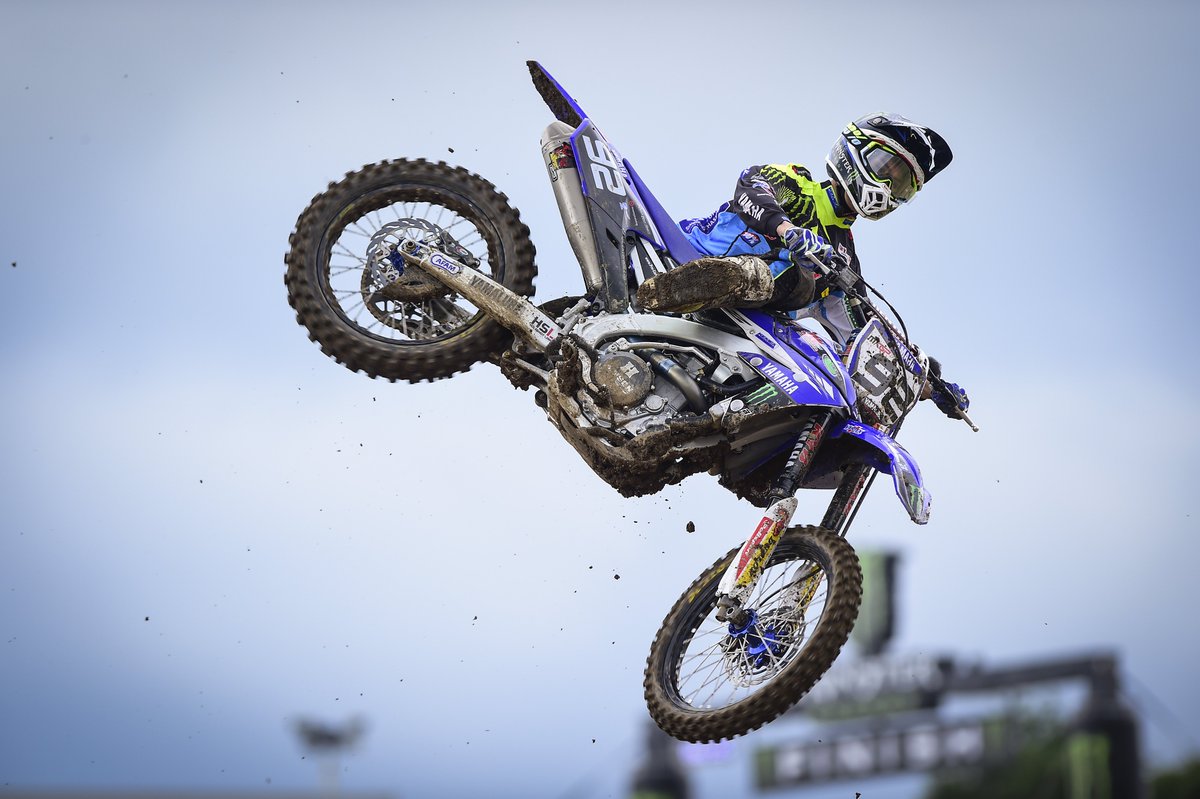 yamaharacingcom's tweet photo. Full #MXGPUK race report from Matterley Basin - 

https://t.co/xnhhzbI5mc

#YamahaRacing #RevsYourHeart #YZ450F https://t.co/ZJ7P9NwZ1S