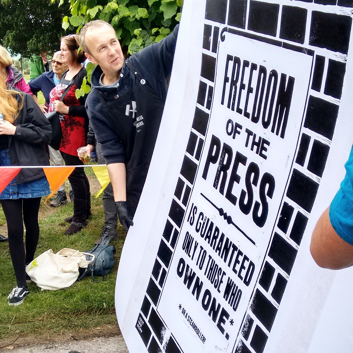 Kim Vousden tweet media