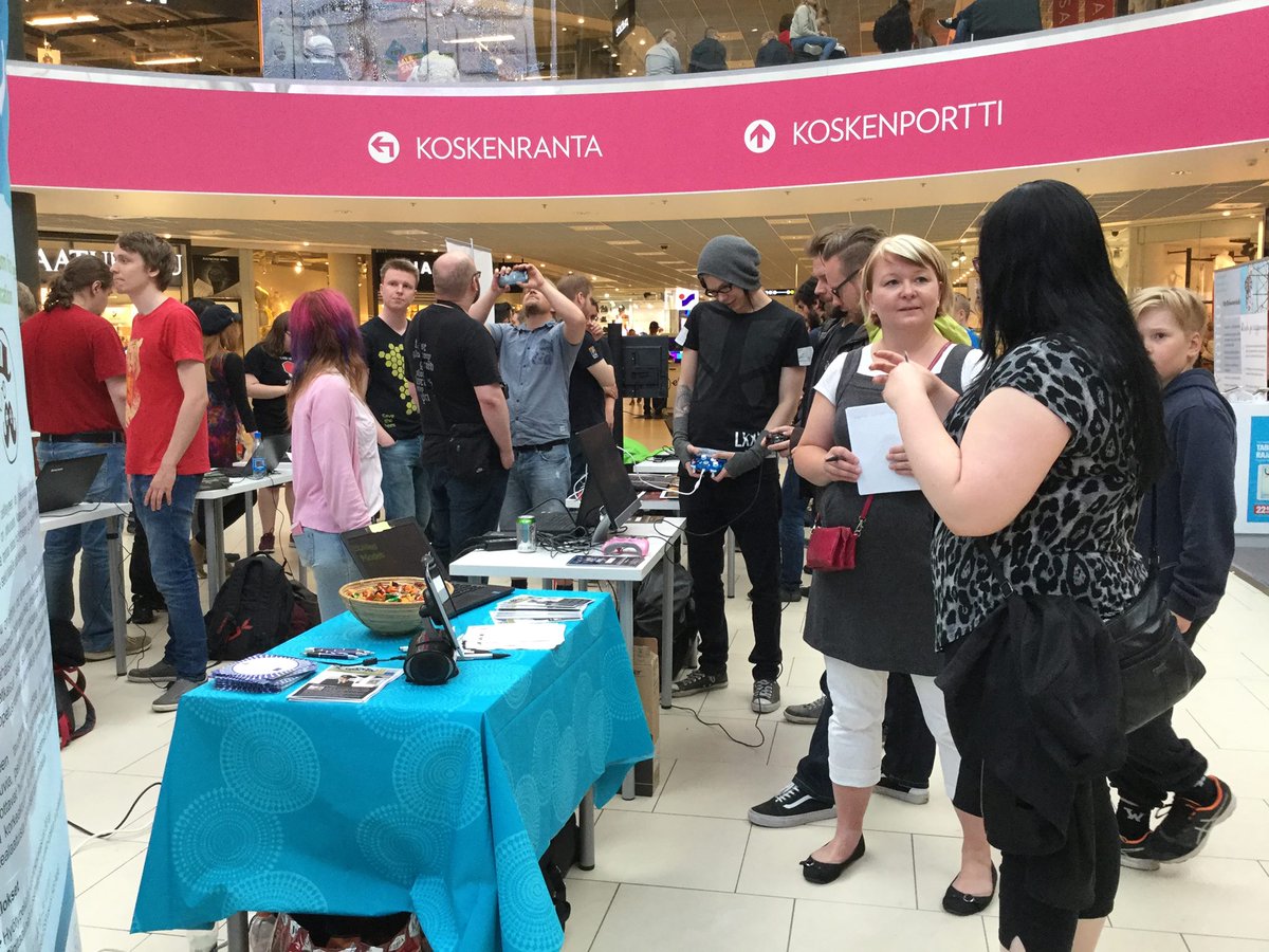 Good buzz! Thank you for #gamebuzz opening <a href="/OP_Parviainen/">OlliPoika Parviainen</a>! photos by <a href="/SeGaBuESR/">SeGaBu ESR</a> #jcec2016 @Koskikeskus #jckajaani