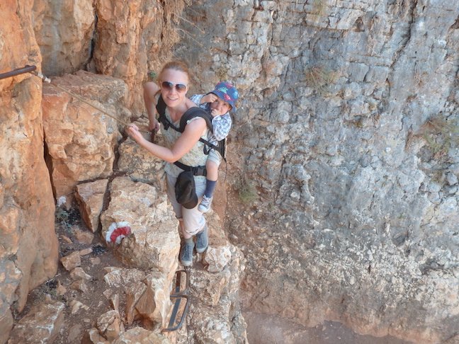 How Multigenerational Travel Helps Families Connect thevolunteertraveler.discovercorps.com/multigeneratio… #ttot #boomers #travel