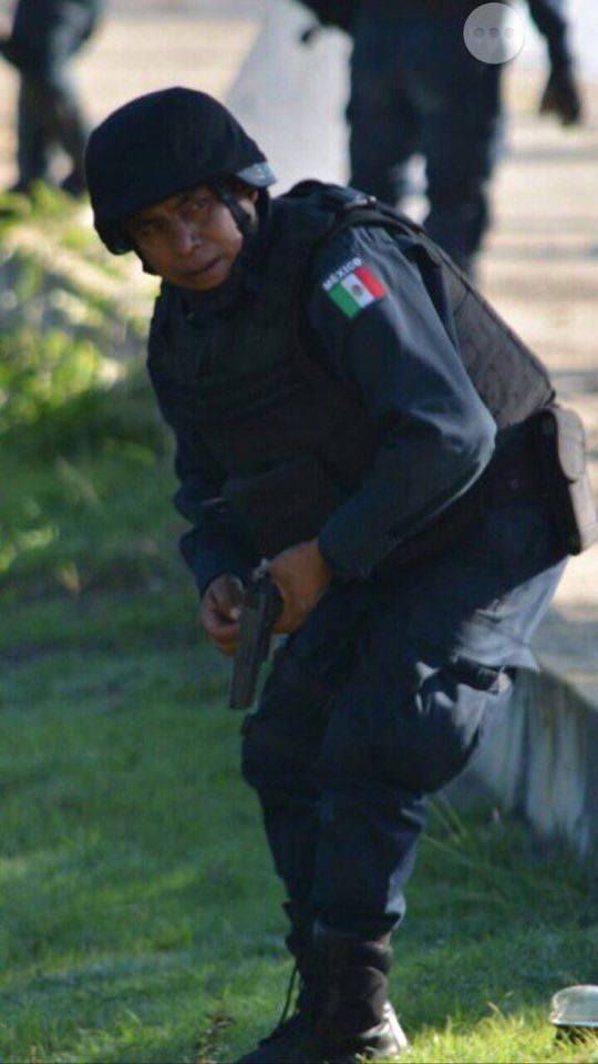 anonopshispano's tweet photo. Para los medios internacionales: prueba irrefutable de que la @PoliciaFedMx disparó armas de fuego en #Nochixtlán https://t.co/BSThuBwzDT