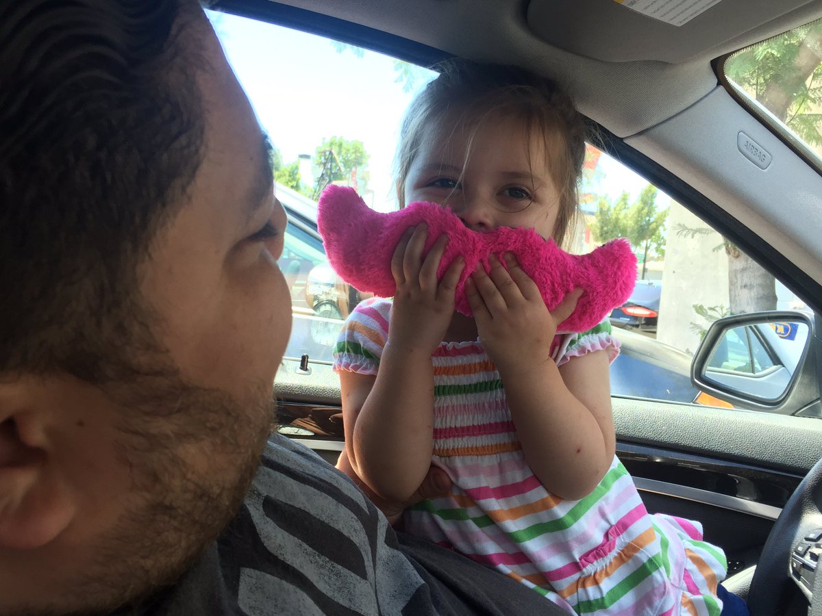 RichieNavas's tweet photo. Little Jessica rockin the #cuddlestache @lyft #lyftdads https://t.co/9dsFAu30Kj
