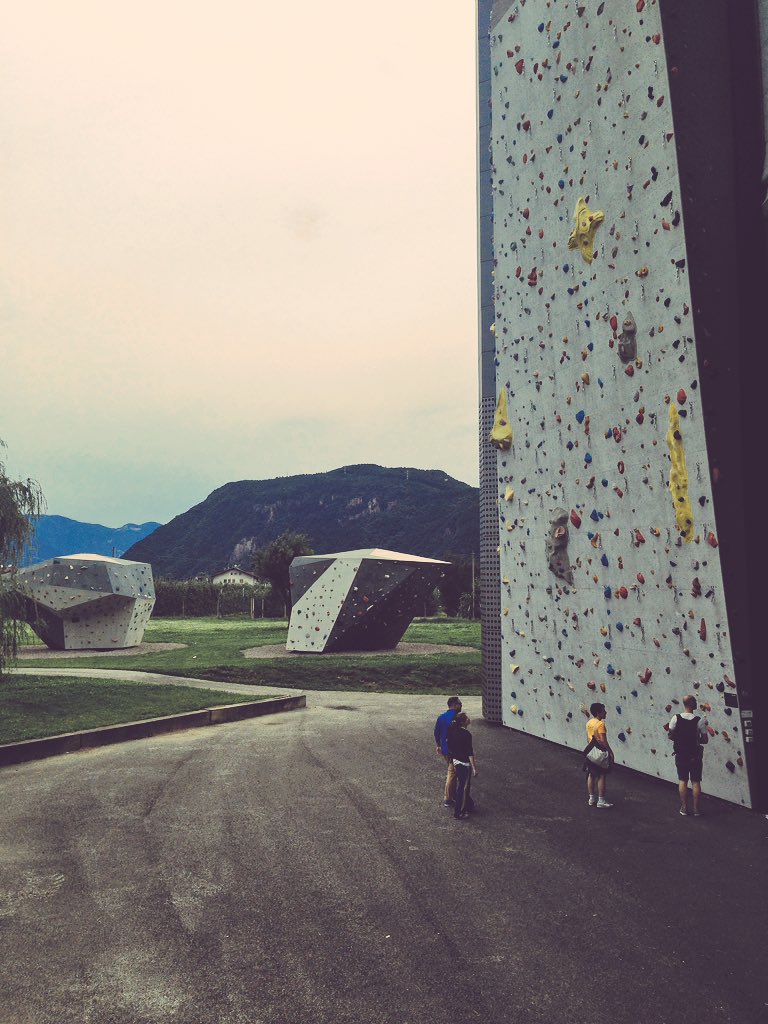 sarah_laporta's tweet photo. 🐒 #freeclimbing #salewa #bozen https://t.co/TUXN9bguYw