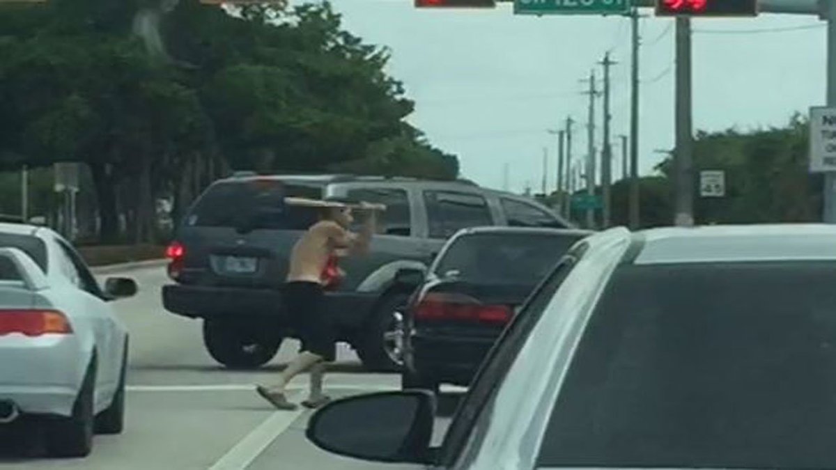 Man uses baseball bat to smash window in road rage incident bit.ly/265R7t6?utm_me… https://t.co/qG3oPz8ZOx