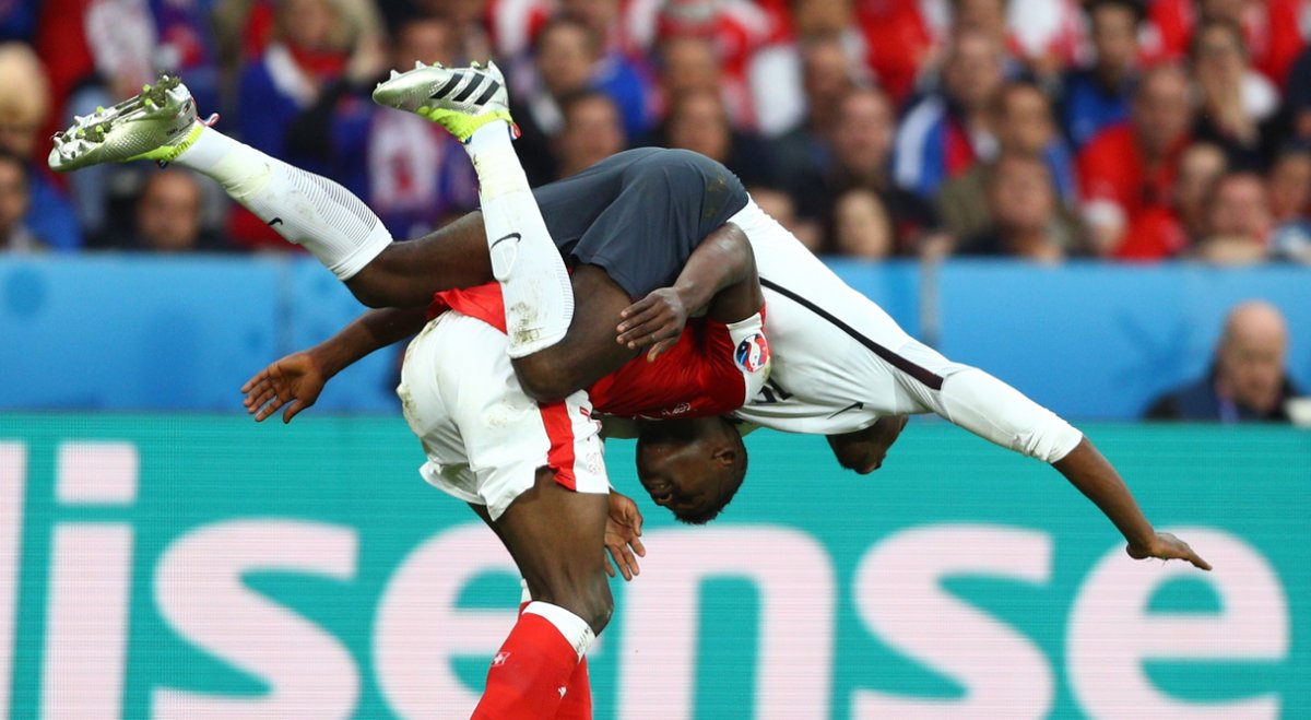 POGBA! Bending over backwards and doing all he can for Les Bleus!
#EURO2016