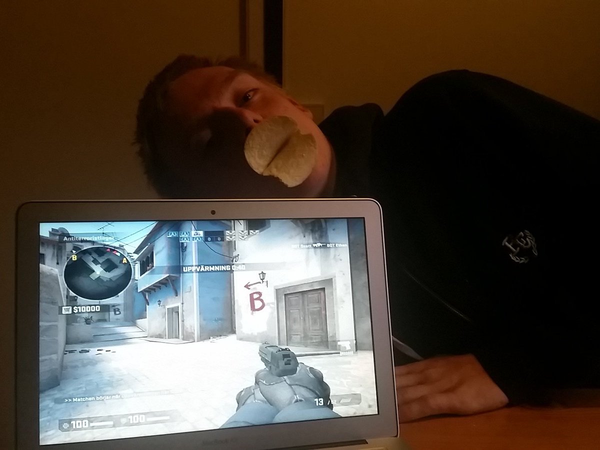 NorthSwedFred's tweet photo. @Hedjee after watching the pros (you) playing we got inspired so go through some strats #Inspired https://t.co/QWpZkAGzlL