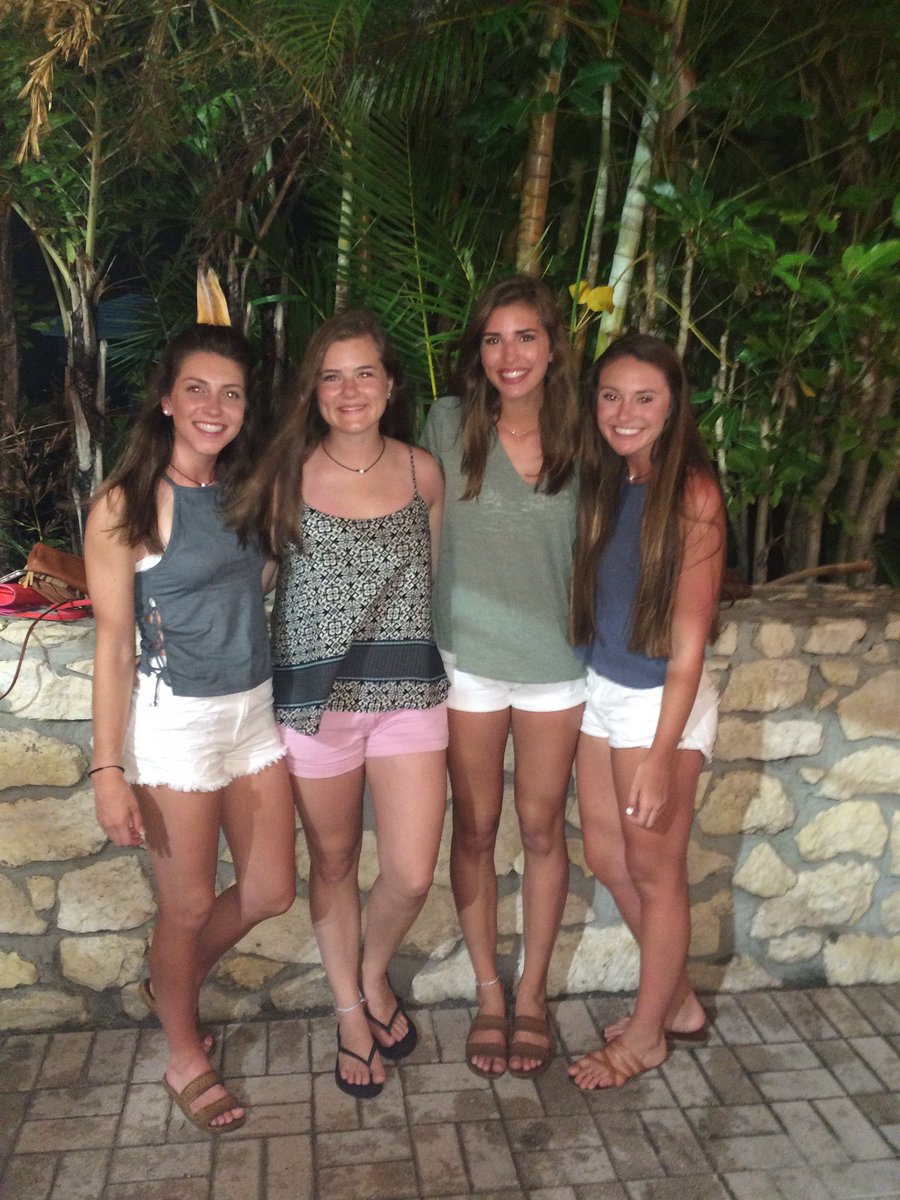lindseyke23's tweet photo. Couldn't have asked for better friends ☀️🌊 https://t.co/ITBDDprtzs