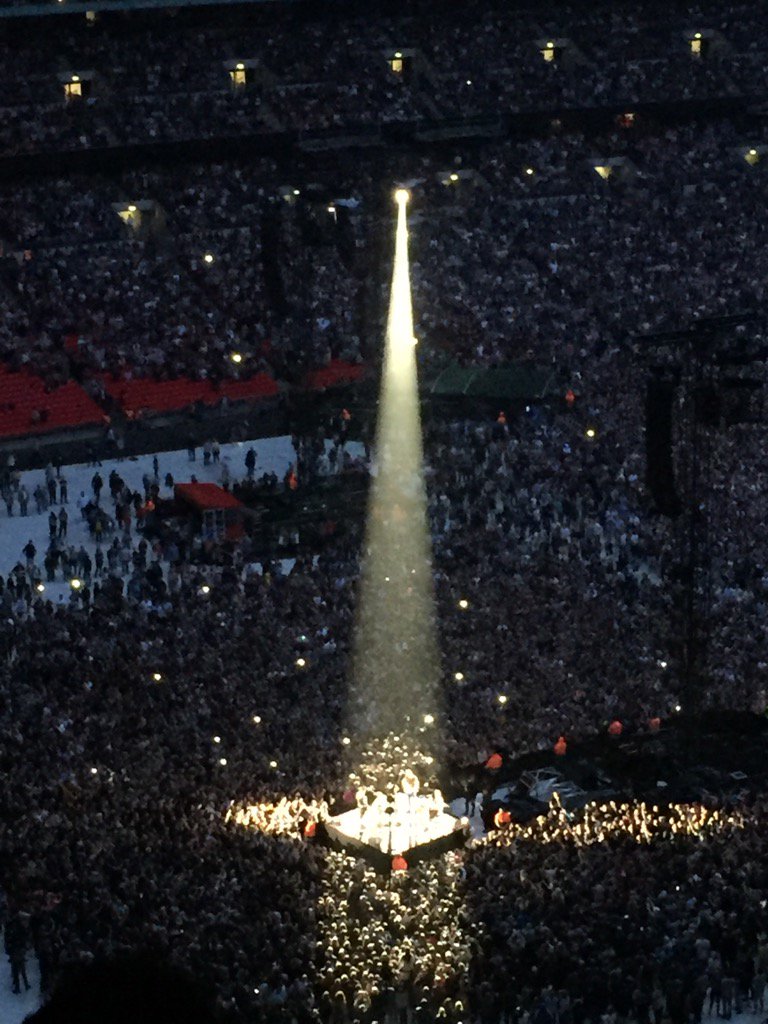 D13km5's tweet photo. #Trouble with #SignificantlyLessGuitar #ColdplayWembley #ViewFromTheGods https://t.co/IqUQ7ks9S7
