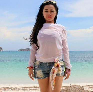 HayamIssa's tweet photo. on the beach https://t.co/Uv8ALN7L0c