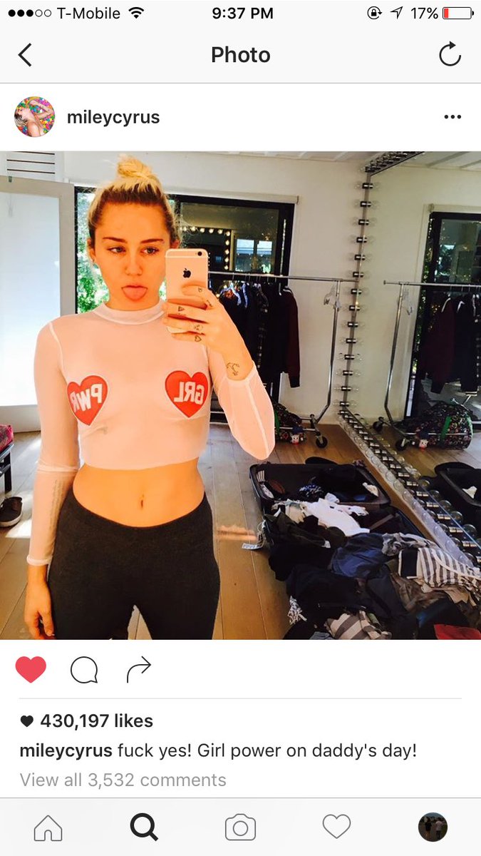 MileyHourly tweet picture