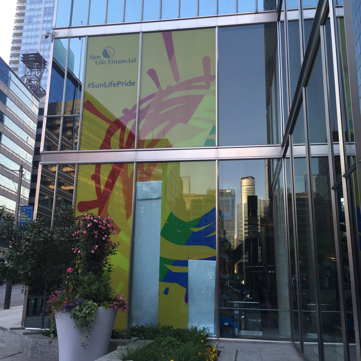 BTRSOUL's tweet photo. Showing our #SunLifePride Window artwork being installed at our Global Headquarters #Toronto @SunLifeCA @SunLifeUS https://t.co/FpjeHBv31n